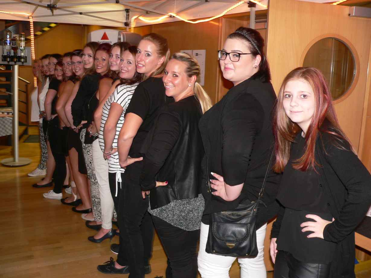 black-white-party-2015-001.jpg